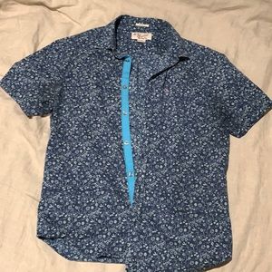 Men’s flower print short sleeve button down